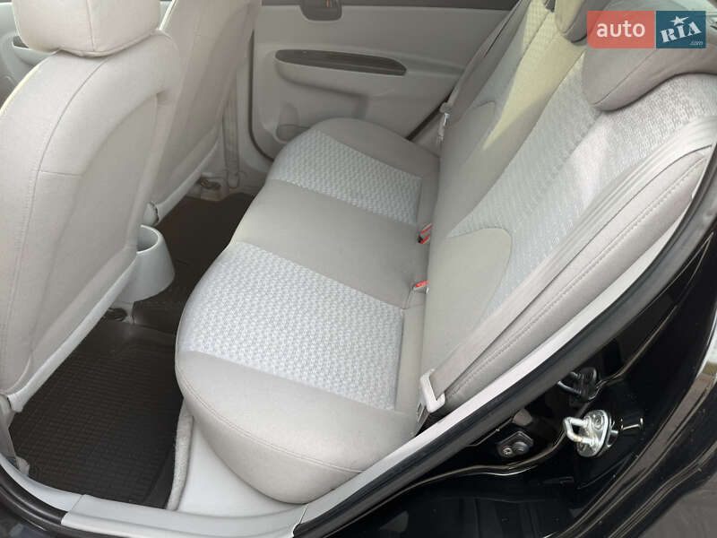 Седан Hyundai Accent 2008 в Прилуках