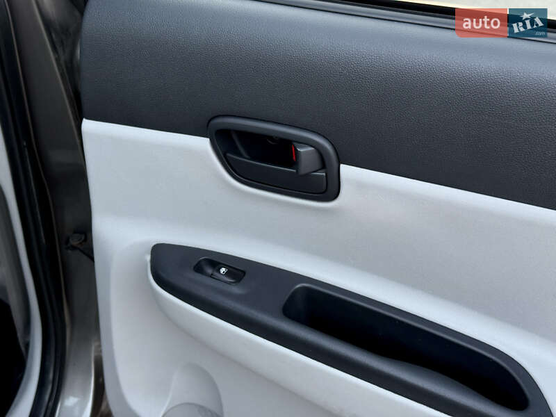 Седан Hyundai Accent 2008 в Киеве