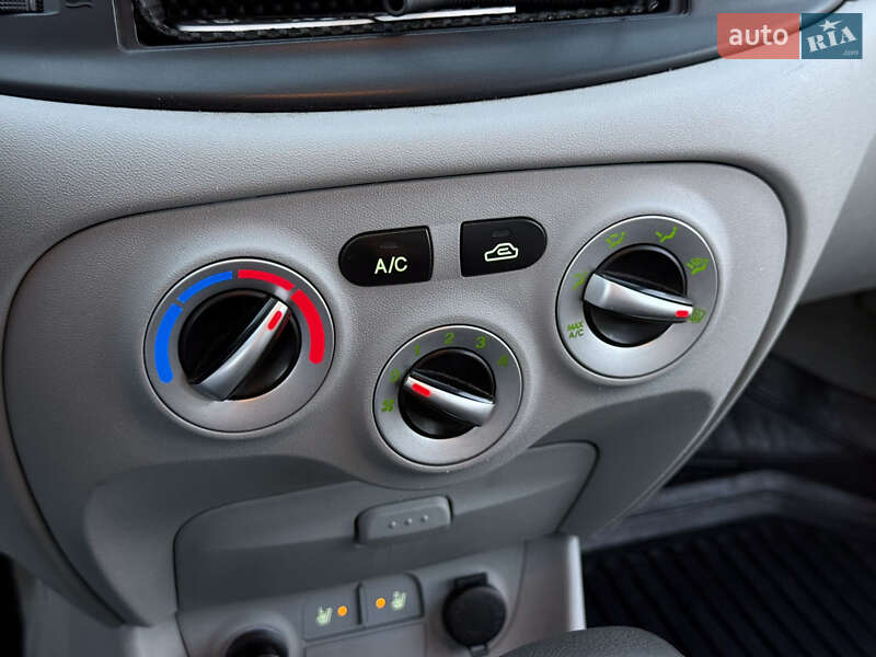 Седан Hyundai Accent 2008 в Киеве