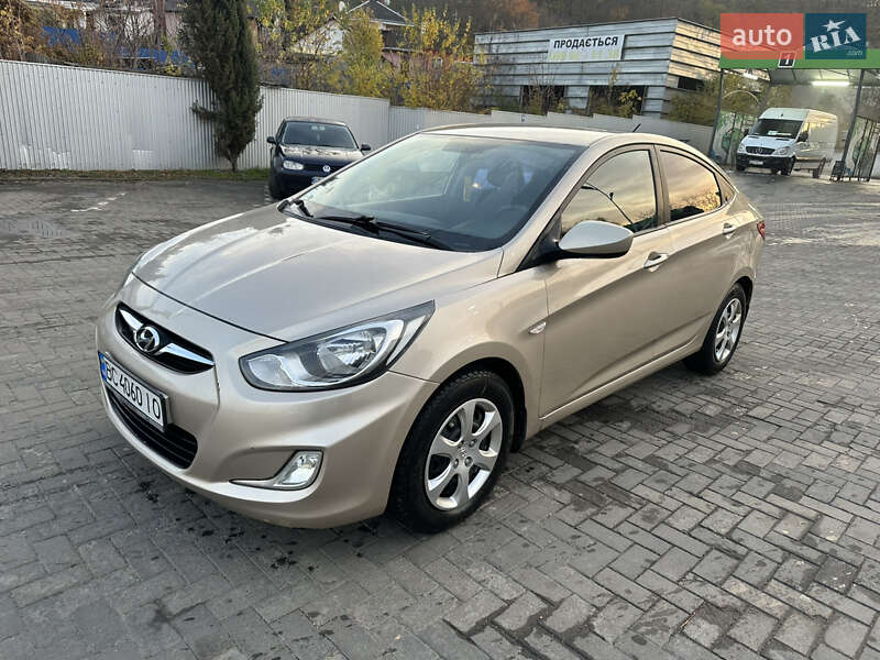 Седан Hyundai Accent 2012 в Черновцах