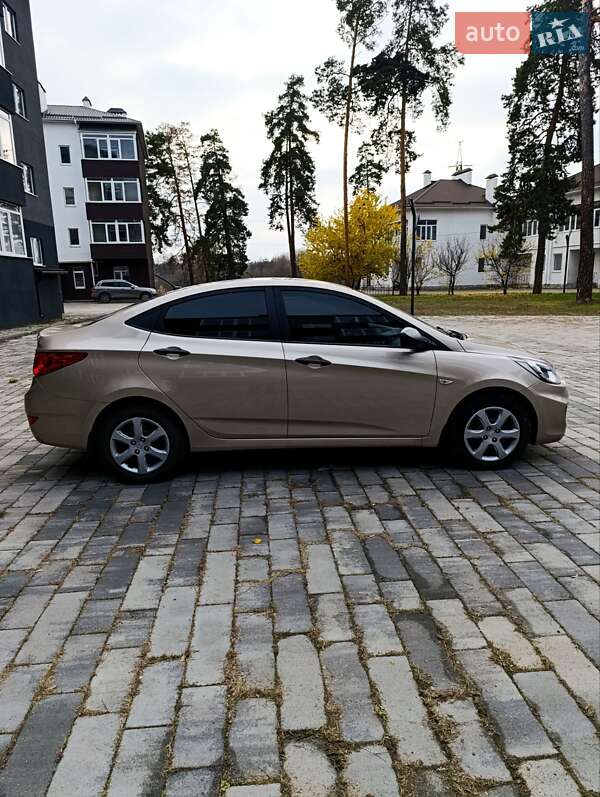 Седан Hyundai Accent 2011 в Ахтырке