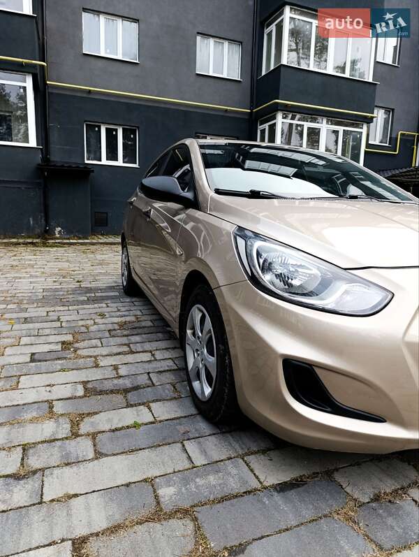Седан Hyundai Accent 2011 в Ахтырке