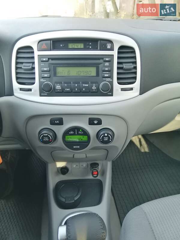 Седан Hyundai Accent 2008 в Запоріжжі