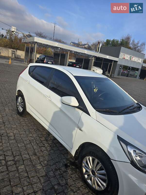 Хэтчбек Hyundai Accent 2012 в Полтаве