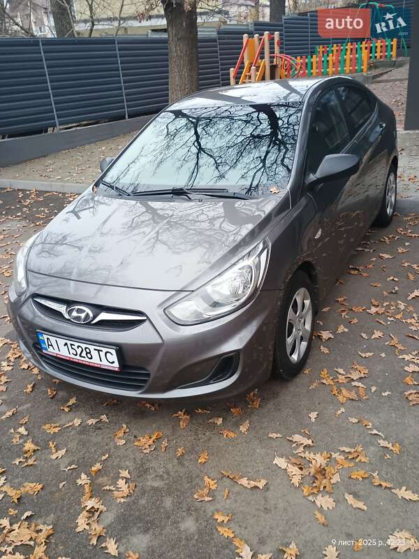 Hyundai Accent 2011 Hyundai Accent 2011