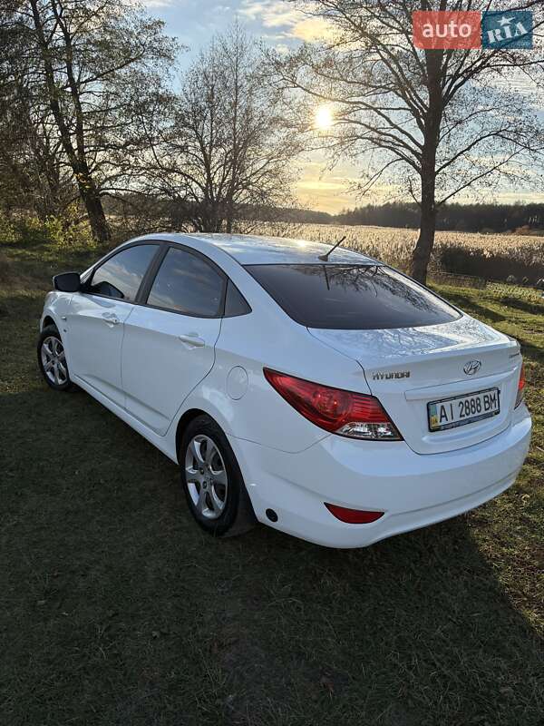 Седан Hyundai Accent 2012 в Макарове фото 2 Седан Hyundai Accent 2012 в Макарове