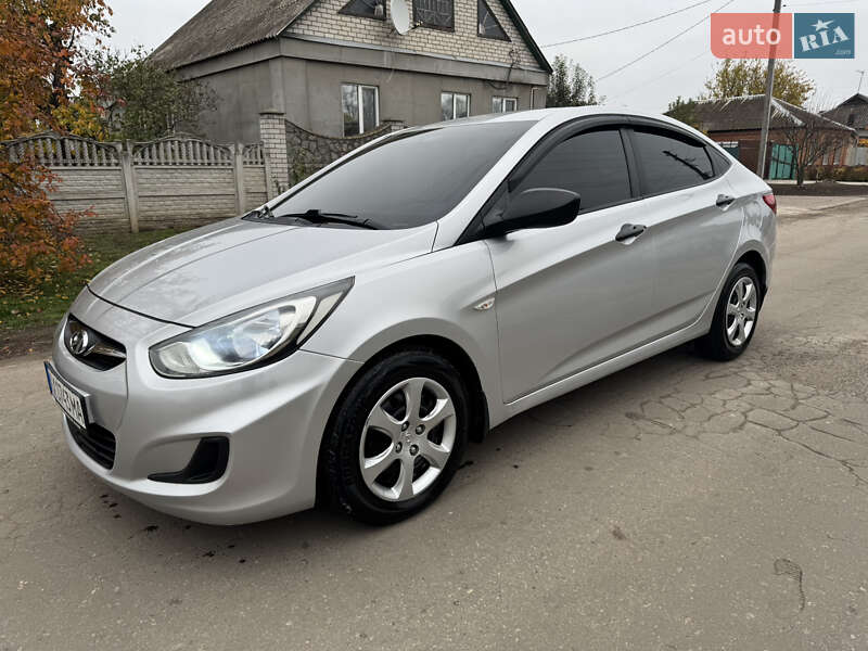 Hyundai Accent 2013 Hyundai Accent 2013