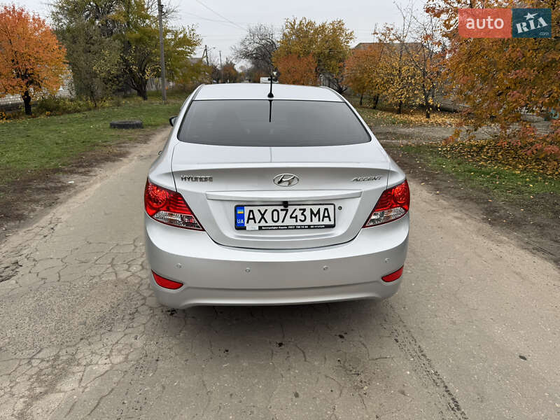 Седан Hyundai Accent 2013 в Краснограде