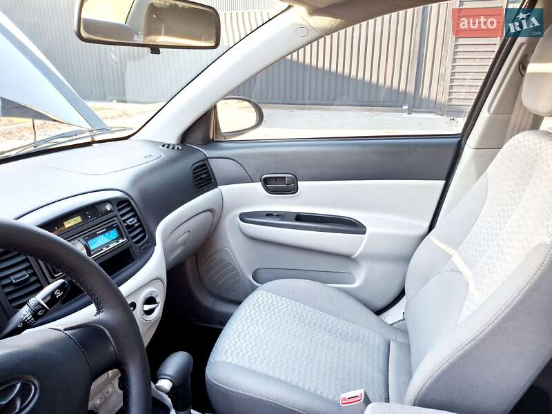 Седан Hyundai Accent 2008 в Днепре