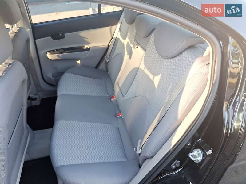 Седан Hyundai Accent 2008 в Днепре