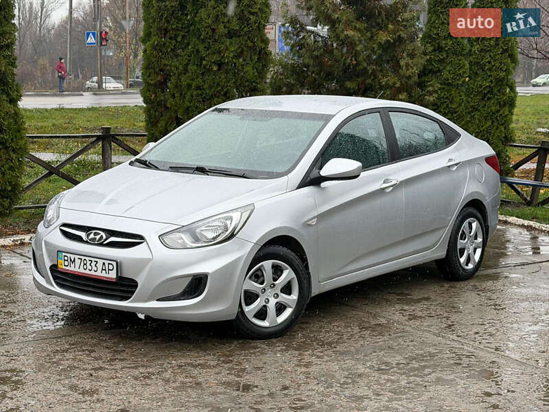 Hyundai Accent 2011