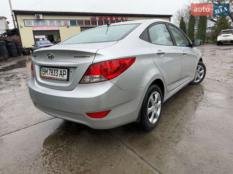 Седан Hyundai Accent 2011 в Сумах