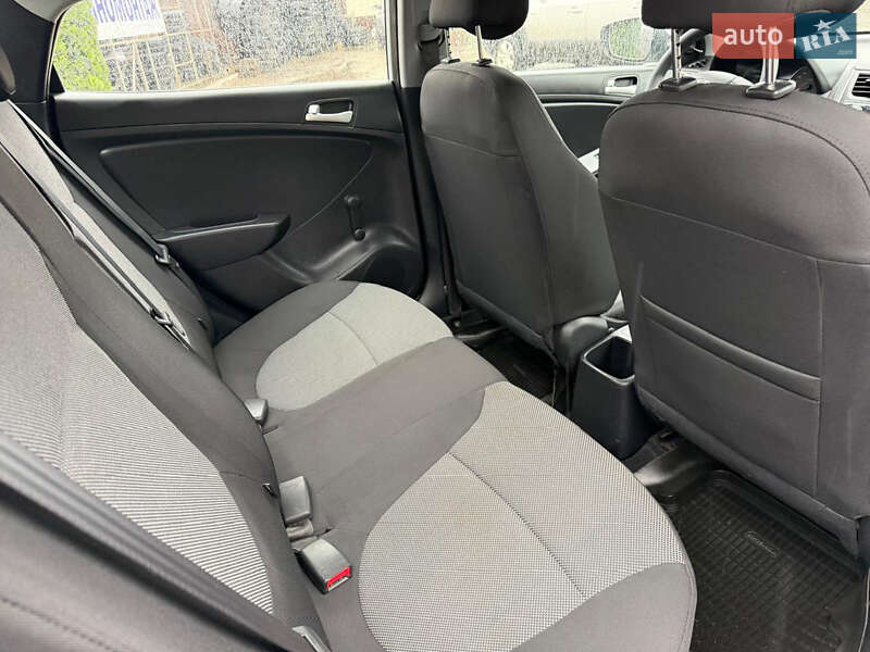 Седан Hyundai Accent 2011 в Сумах