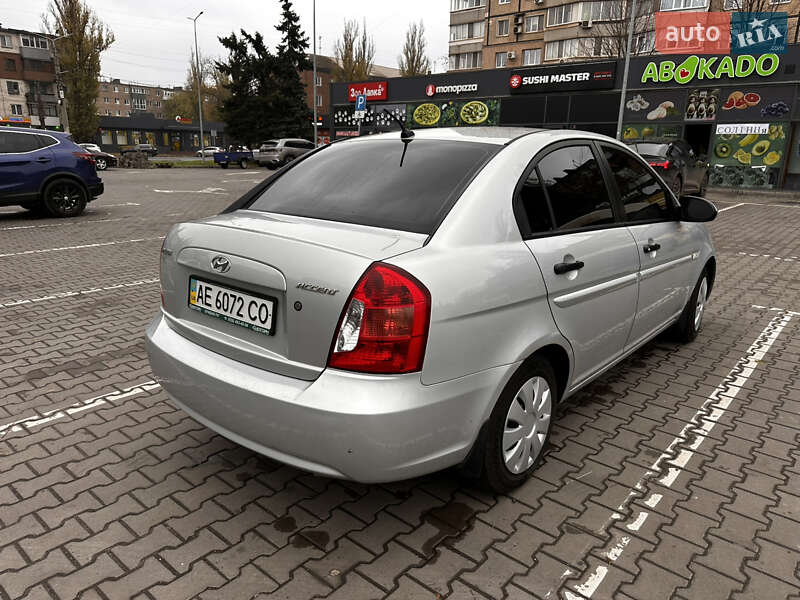 Седан Hyundai Accent 2008 в Кривом Роге
