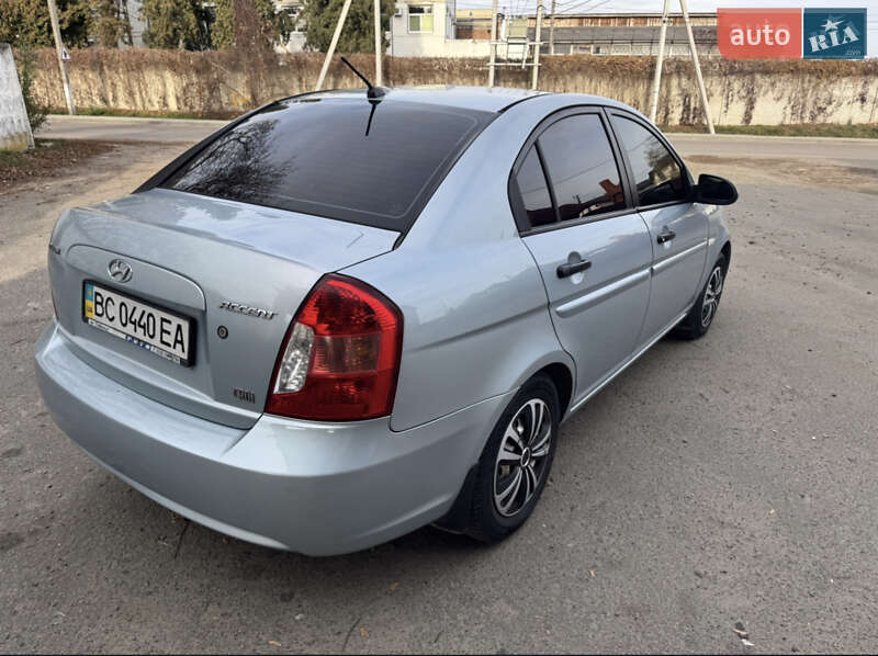 Седан Hyundai Accent 2008 в Чернівцях