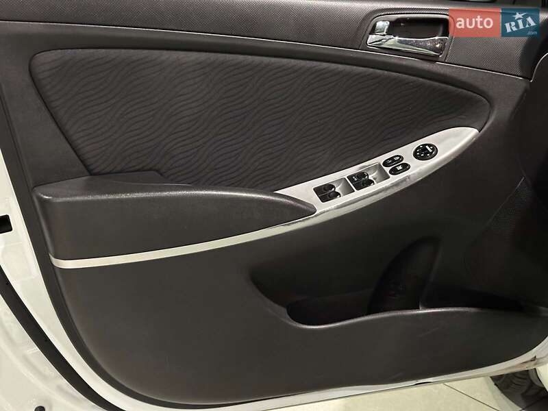 Седан Hyundai Accent 2011 в Одесі фото 8 Седан Hyundai Accent 2011 в Одесі