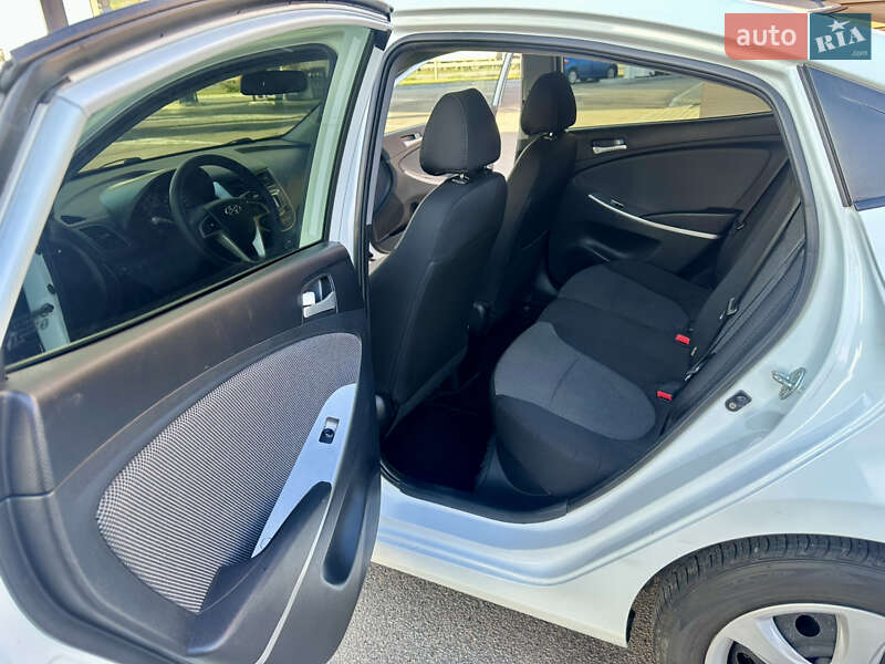 Седан Hyundai Accent 2013 в Дніпрі фото 13 Седан Hyundai Accent 2013 в Дніпрі