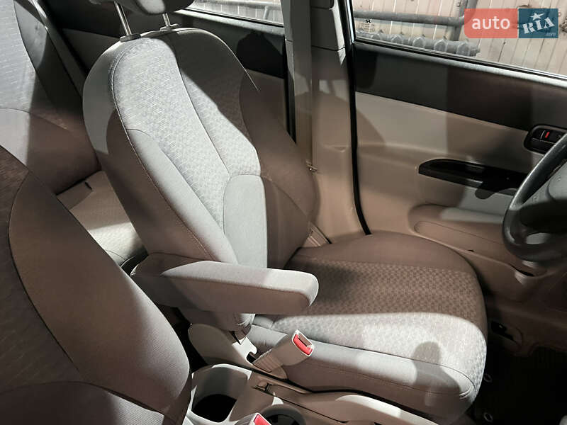 Седан Hyundai Accent 2009 в Києві фото 10 Седан Hyundai Accent 2009 в Києві