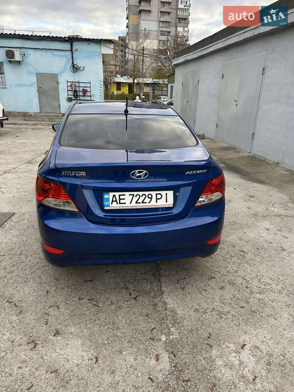 Седан Hyundai Accent 2011 в Каменском