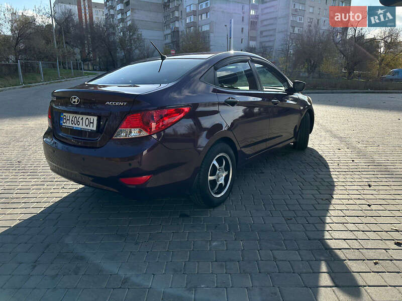 Седан Hyundai Accent 2013 в Николаеве