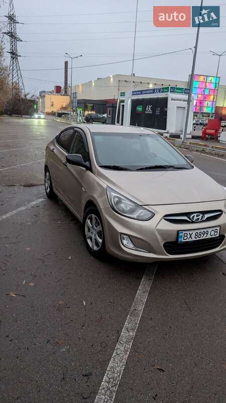 Седан Hyundai Accent 2011 в Киеве