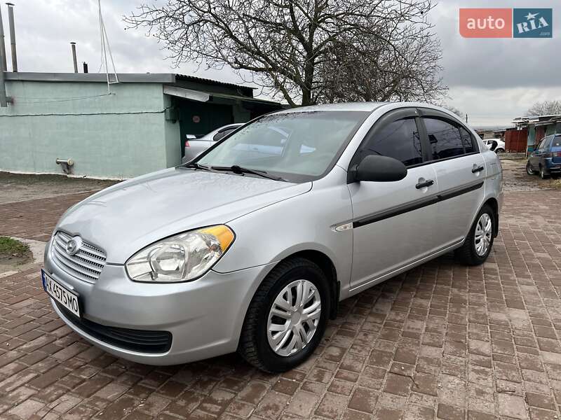 Hyundai Accent 2010