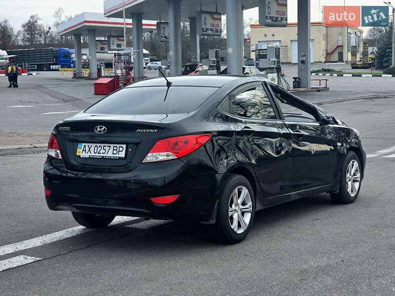 Hyundai Accent 2012 Hyundai Accent 2012