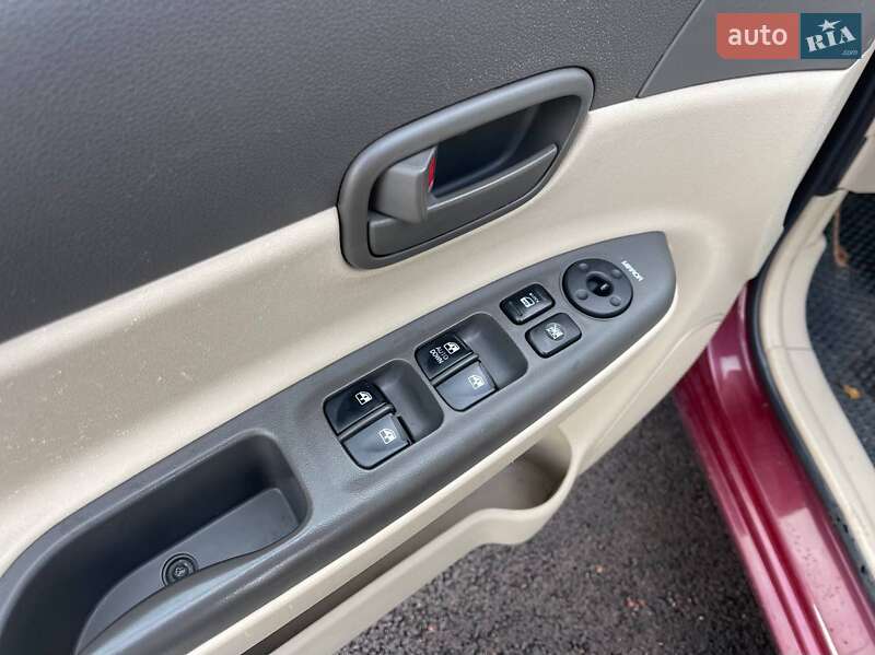 Седан Hyundai Accent 2008 в Киеве