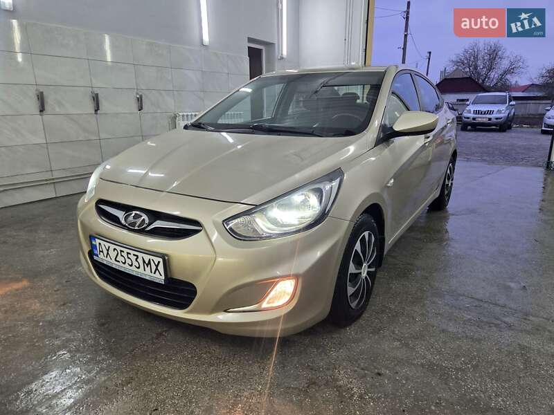 Седан Hyundai Accent 2012 в Краснограде фото 2 Седан Hyundai Accent 2012 в Краснограде