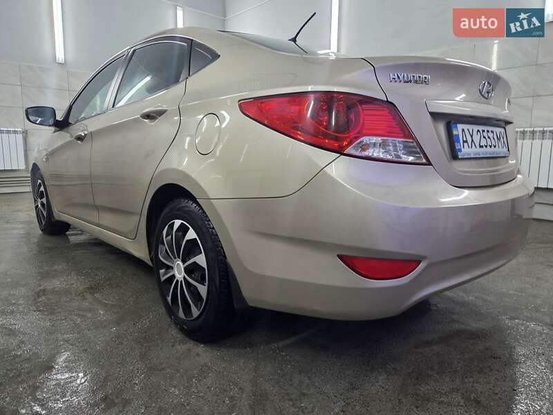 Седан Hyundai Accent 2012 в Краснограде фото 9 Седан Hyundai Accent 2012 в Краснограде