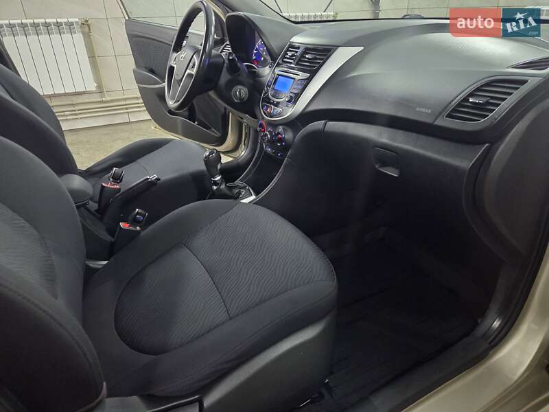 Седан Hyundai Accent 2012 в Краснограде фото 22 Седан Hyundai Accent 2012 в Краснограде