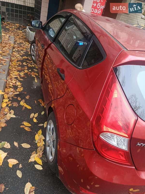 Хэтчбек Hyundai Accent 2013 в Киеве