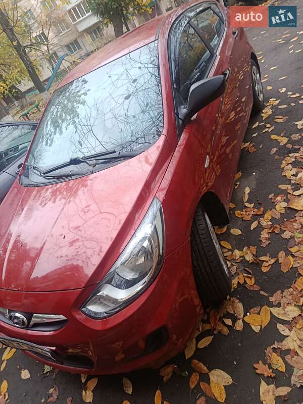 Хэтчбек Hyundai Accent 2013 в Киеве