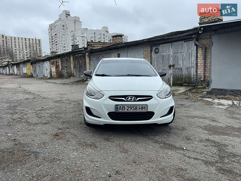 Седан Hyundai Accent 2011 в Киеве фото 4 Седан Hyundai Accent 2011 в Киеве