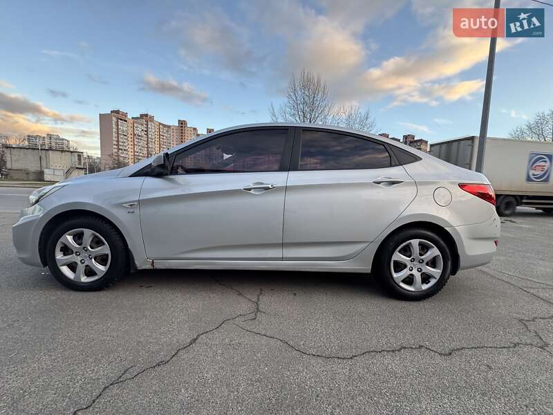 Седан Hyundai Accent 2012 в Киеве