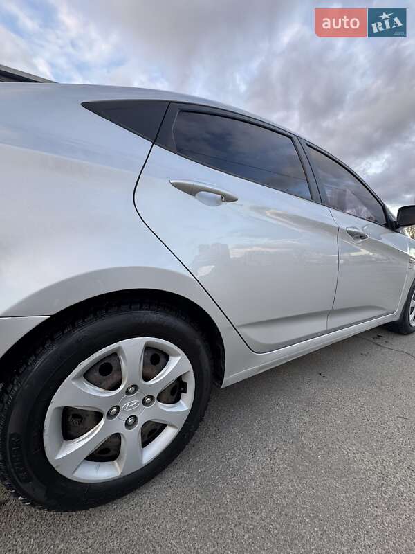 Седан Hyundai Accent 2012 в Киеве