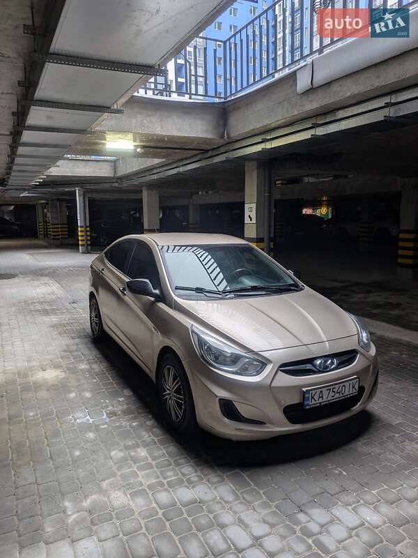 Седан Hyundai Accent 2013 в Ивано-Франковске