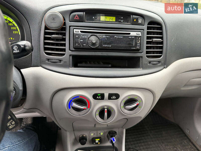 Седан Hyundai Accent 2008 в Киеве