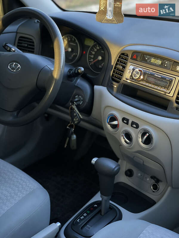 Седан Hyundai Accent 2007 в Днепре