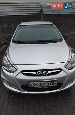 Седан Hyundai Accent 2012 в Киеве