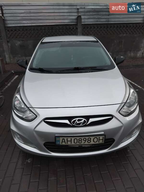 Hyundai Accent 2012 Hyundai Accent 2012