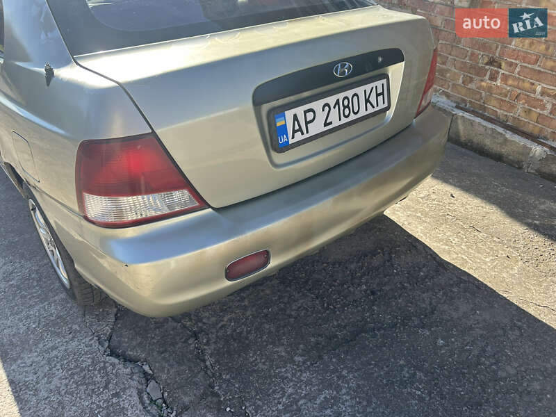 Седан Hyundai Accent 2000 в Запорожье