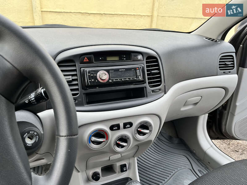 Седан Hyundai Accent 2008 в Харькове