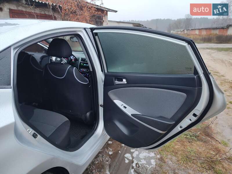 Седан Hyundai Accent 2011 в Шостке