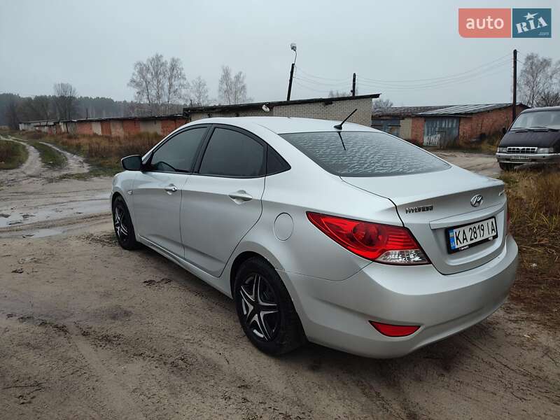 Седан Hyundai Accent 2011 в Шостке
