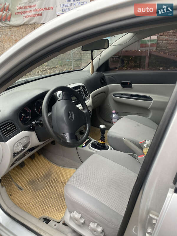 Седан Hyundai Accent 2008 в Днепре