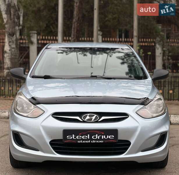Hyundai Accent 2011