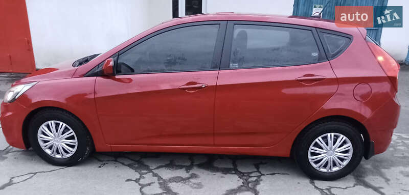Хэтчбек Hyundai Accent 2012 в Житомире