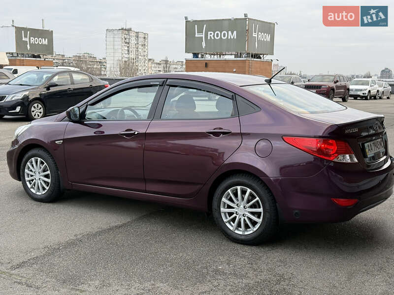 Седан Hyundai Accent 2012 в Киеве