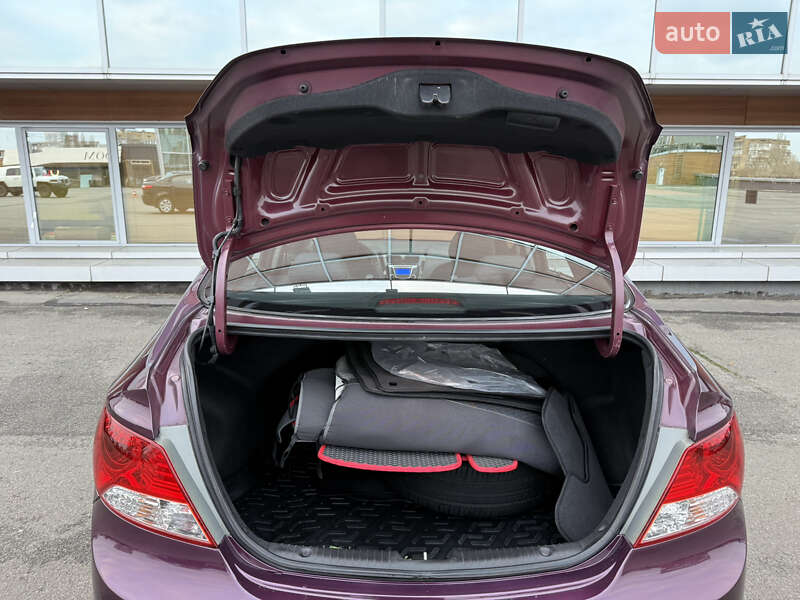 Седан Hyundai Accent 2012 в Киеве